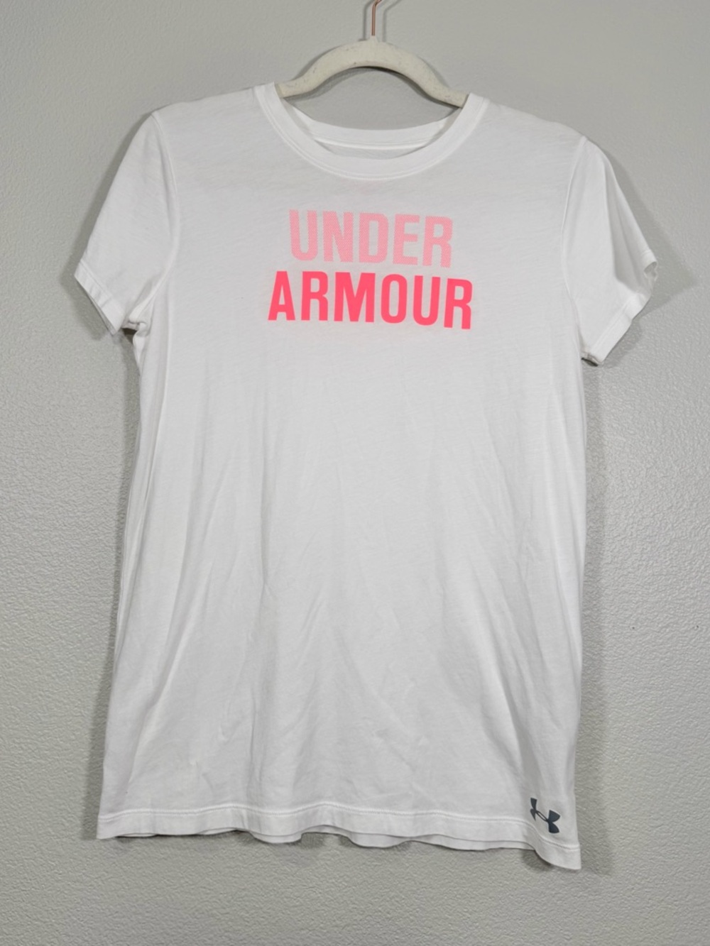 NWOT Under Armour Shirt White Pink Short Sleeve Tee Heat Gear Athletic Women S